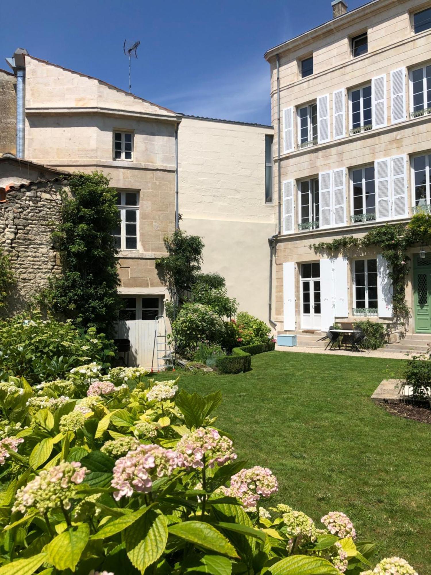 L'Hotel Particulier Du 12 Niort Extérieur photo